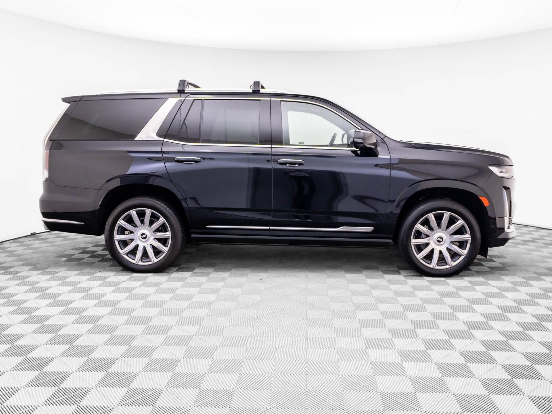 Certified 2024 Cadillac Escalade Premium Luxury Platinum w/ LPO, Floor Liner Package AWD/4WD image 7