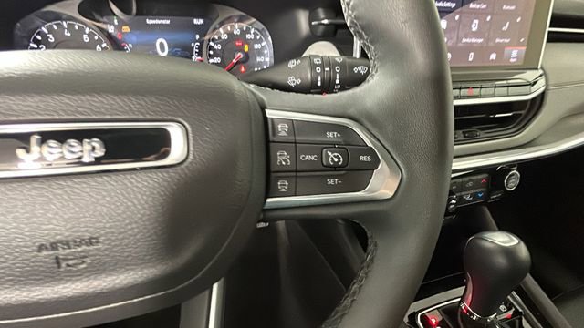 Used 2024 Jeep Compass Limited AWD/4WD image 17