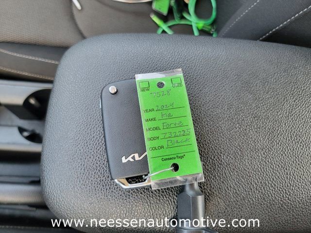 Used 2024 Kia Forte LXS FWD image 29