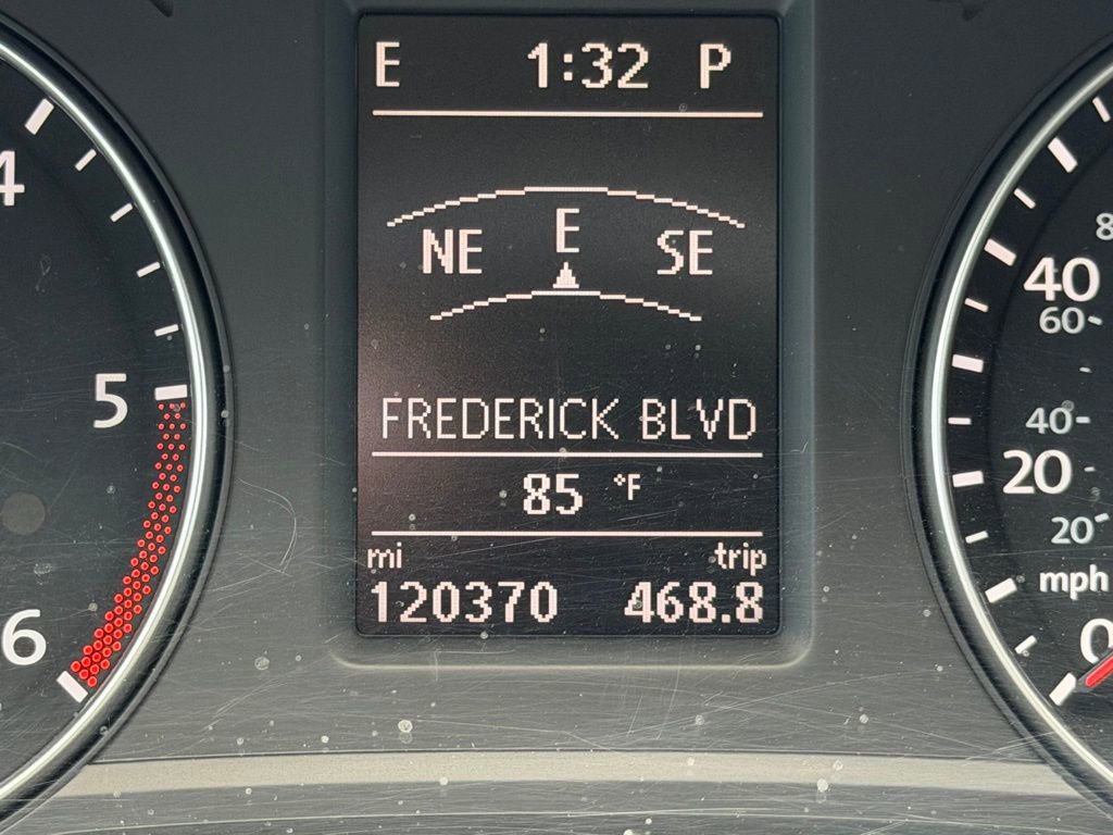 Used 2013 Volkswagen Passat TDI SEL Premium image 18