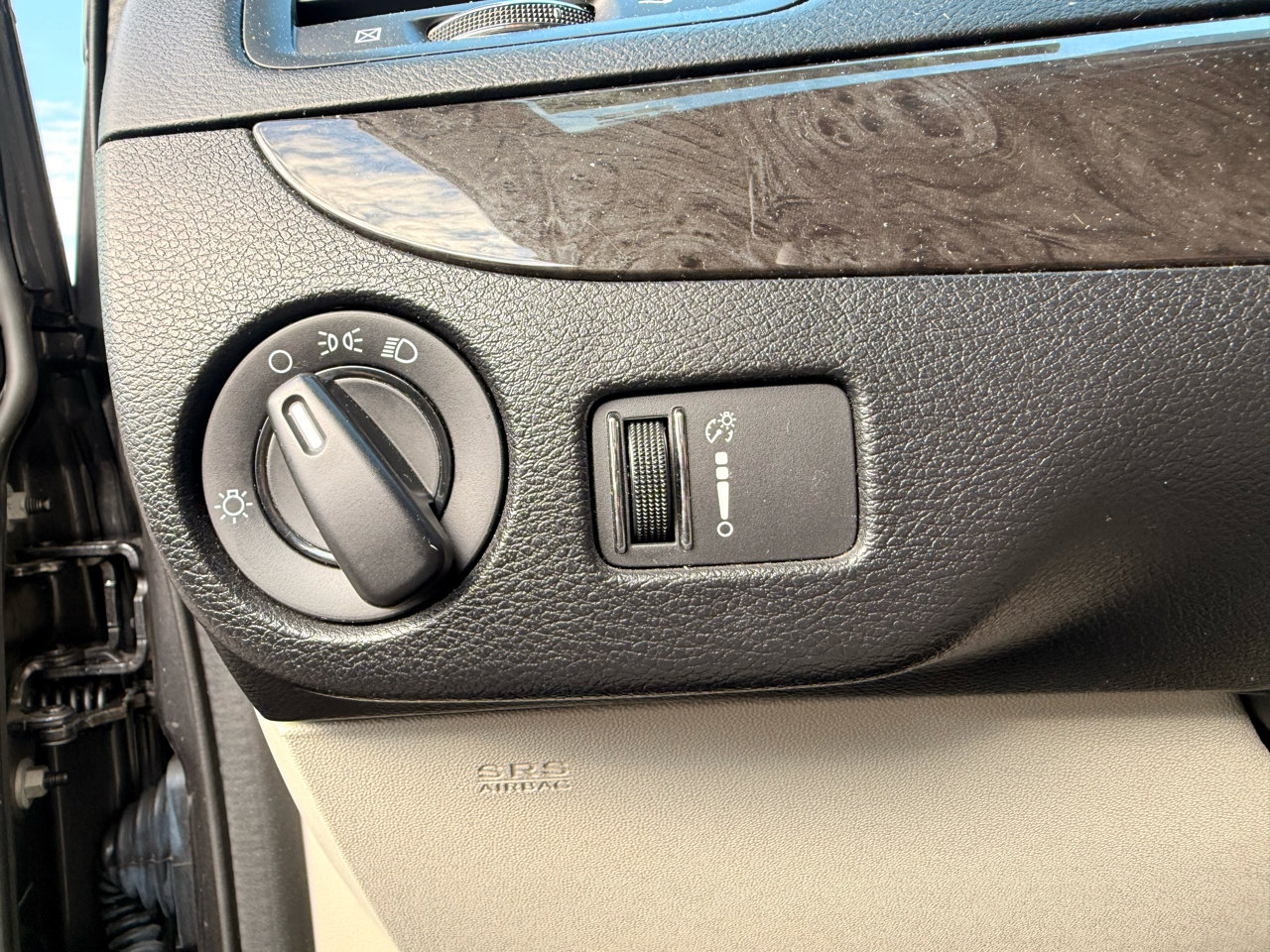 Used 2019 Dodge Grand Caravan SE w/ UConnect Hands-Free Group image 23