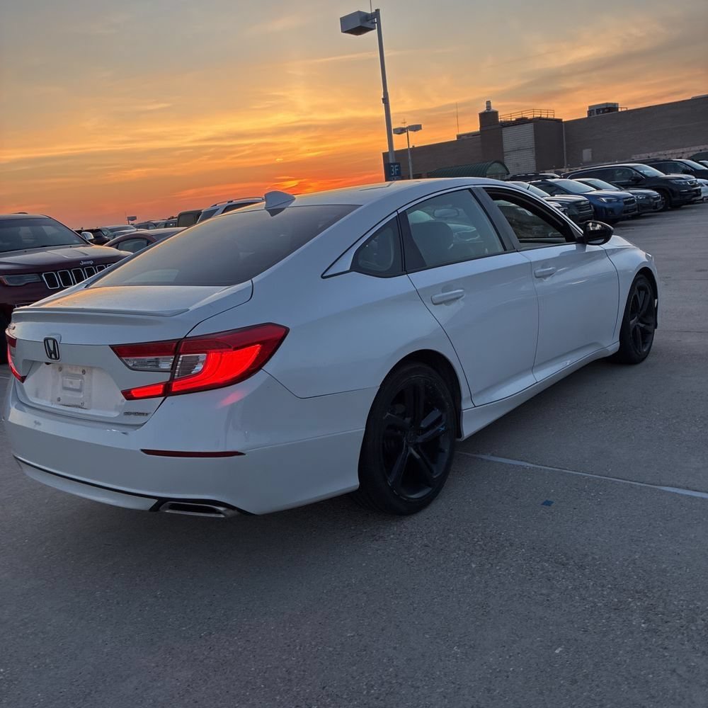 Used 2019 Honda Accord Sport image 3