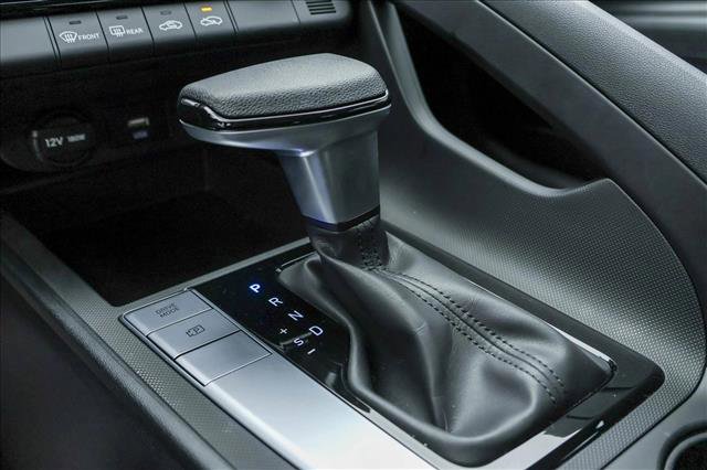 Certified 2024 Hyundai Elantra SEL image 21