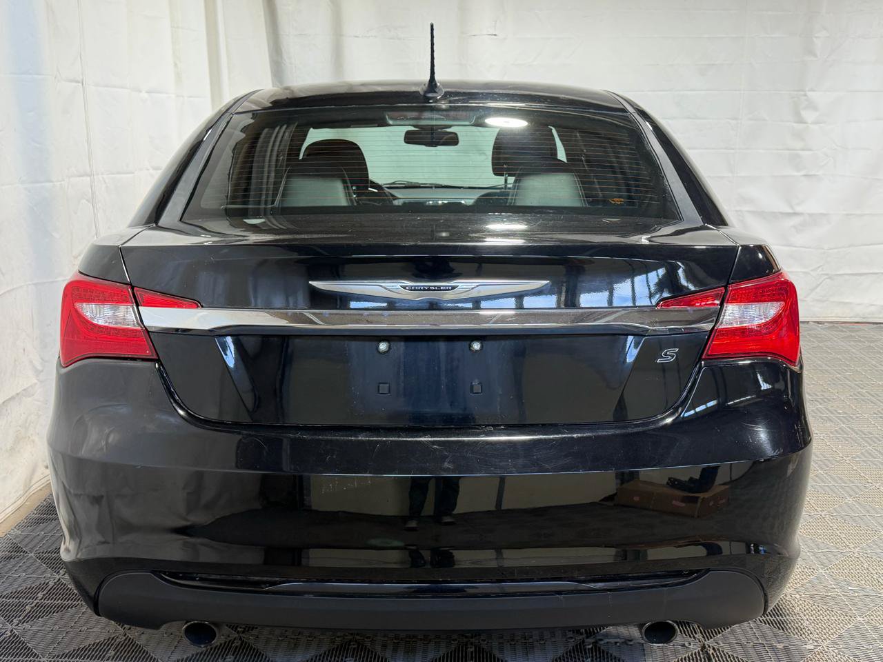 Used 2012 Chrysler 200 S FWD image 8