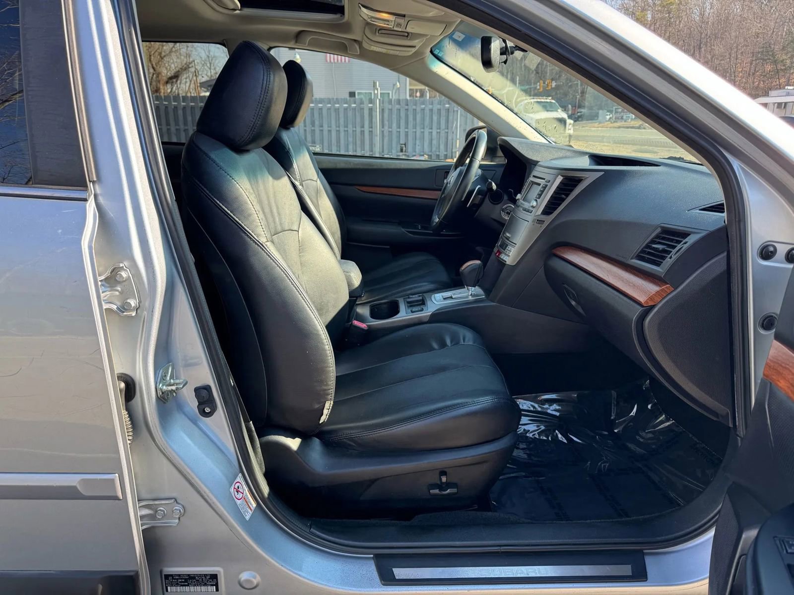 Used 2014 Subaru Outback 2.5i Limited AWD/4WD image 18