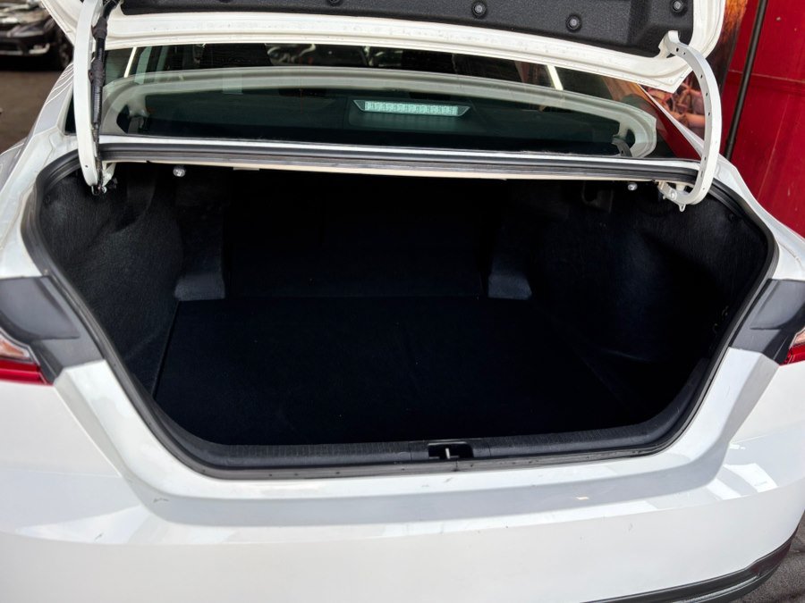 Used 2025 Toyota Camry LE FWD image 7