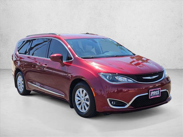 Used 2017 Chrysler Pacifica Touring-L FWD video 3