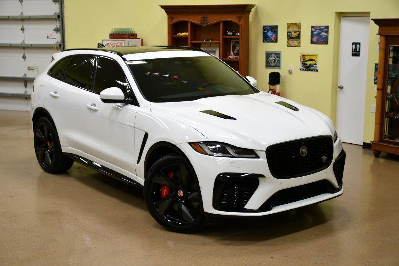 Used 2023 Jaguar F-PACE SVR AWD/4WD image 2