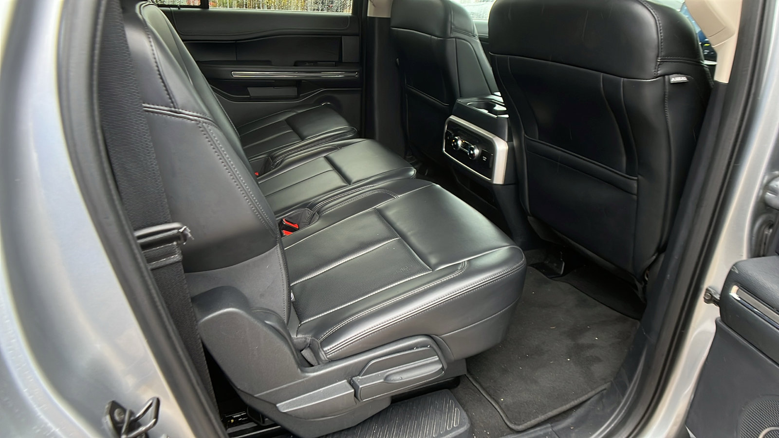 Used 2024 Ford Expedition Max XLT image 23