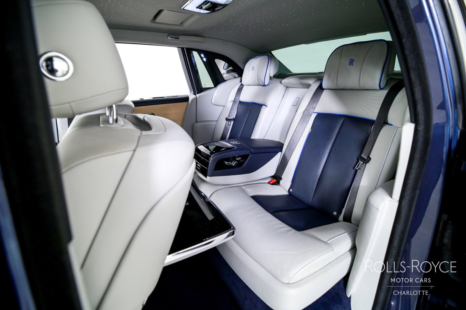 Used 2019 Rolls-Royce Phantom Sedan image 19