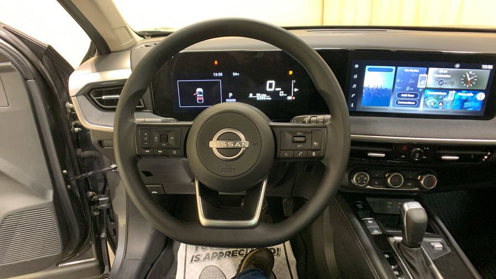 Used 2025 Nissan Kicks SV w/ SV Premium Package image 27