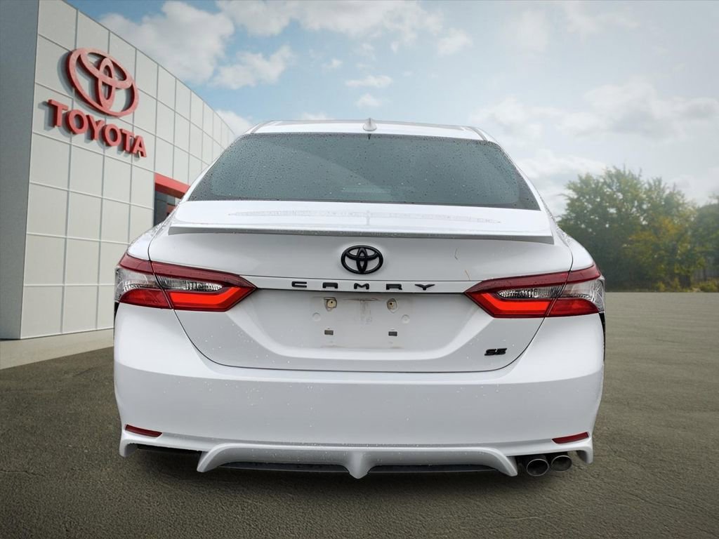 Used 2023 Toyota Camry SE w/ Convenience Package FWD image 4