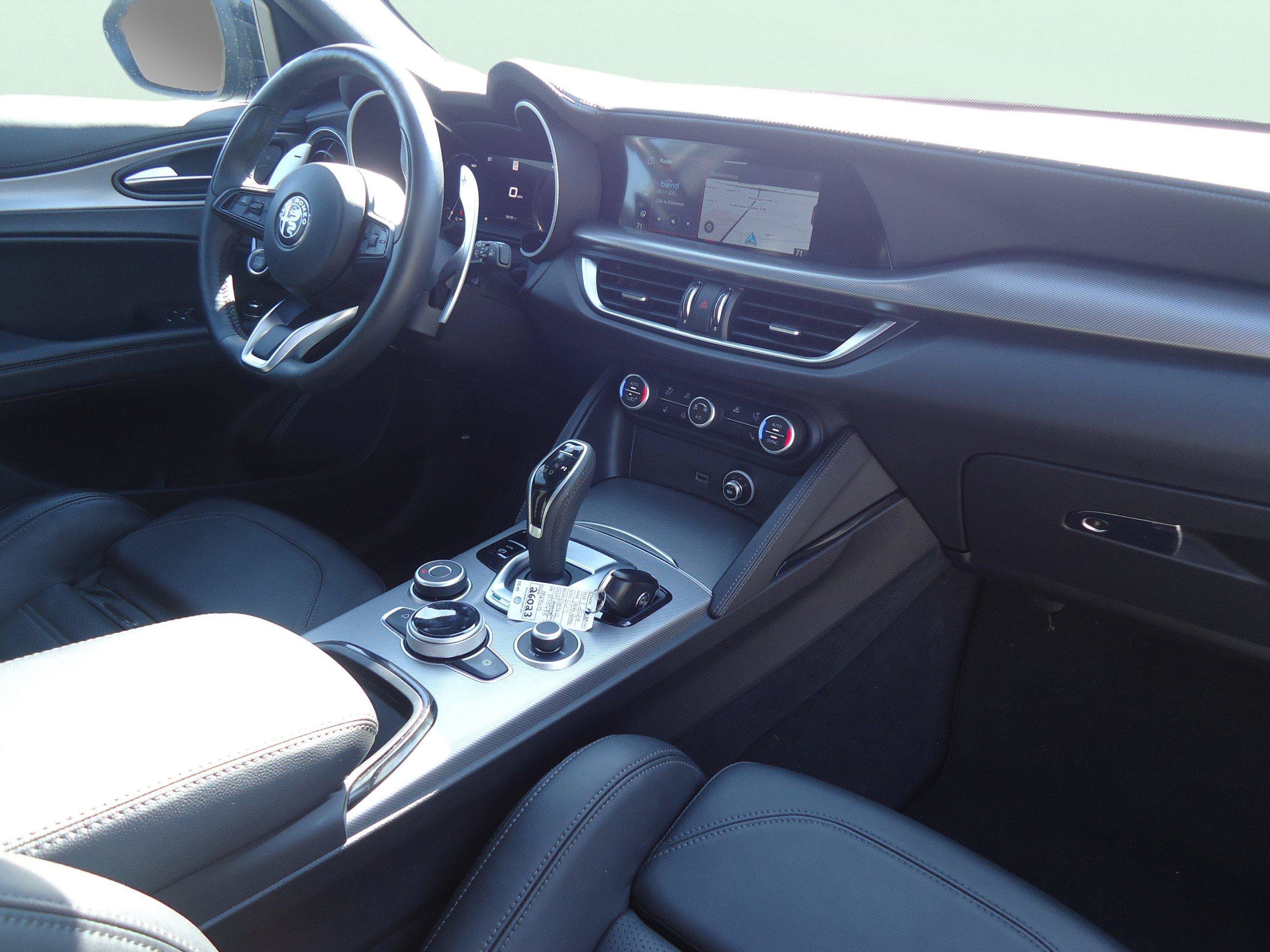 Used 2024 Alfa Romeo Stelvio Veloce AWD/4WD image 30