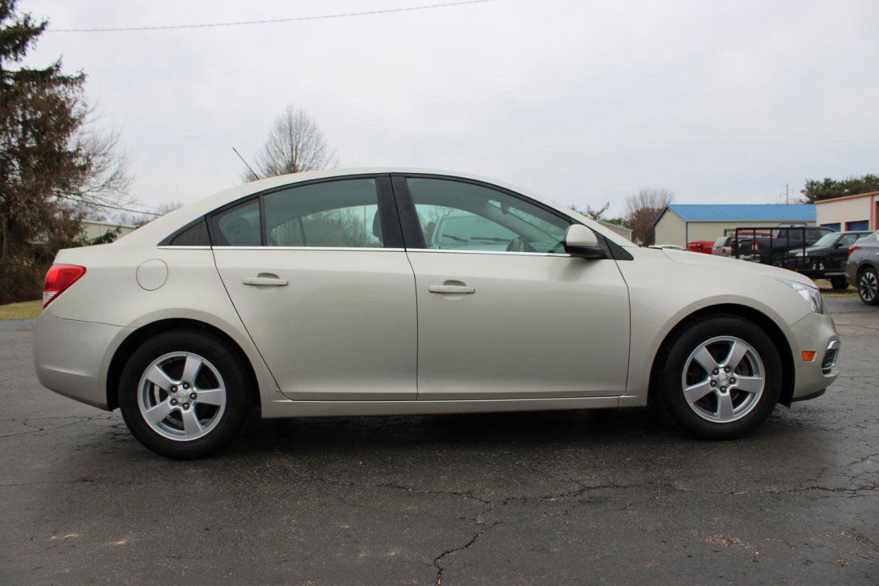 Used 2015 Chevrolet Cruze LT image 3