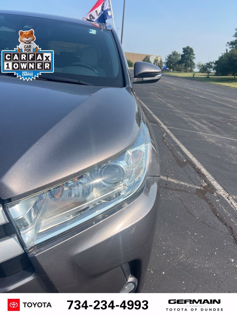 Used 2019 Toyota Highlander XLE AWD/4WD image 14