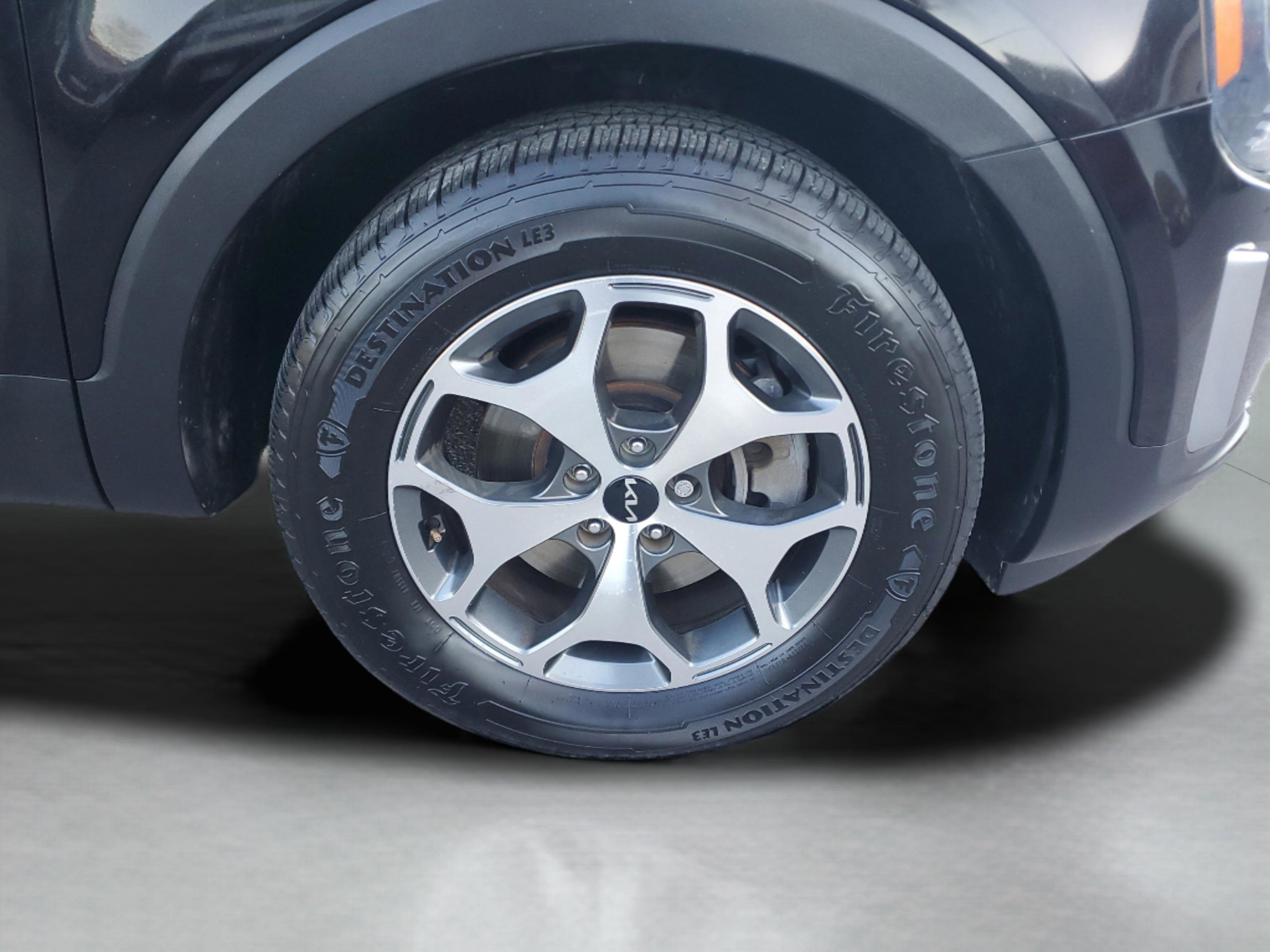 Used 2022 Kia Telluride EX image 6