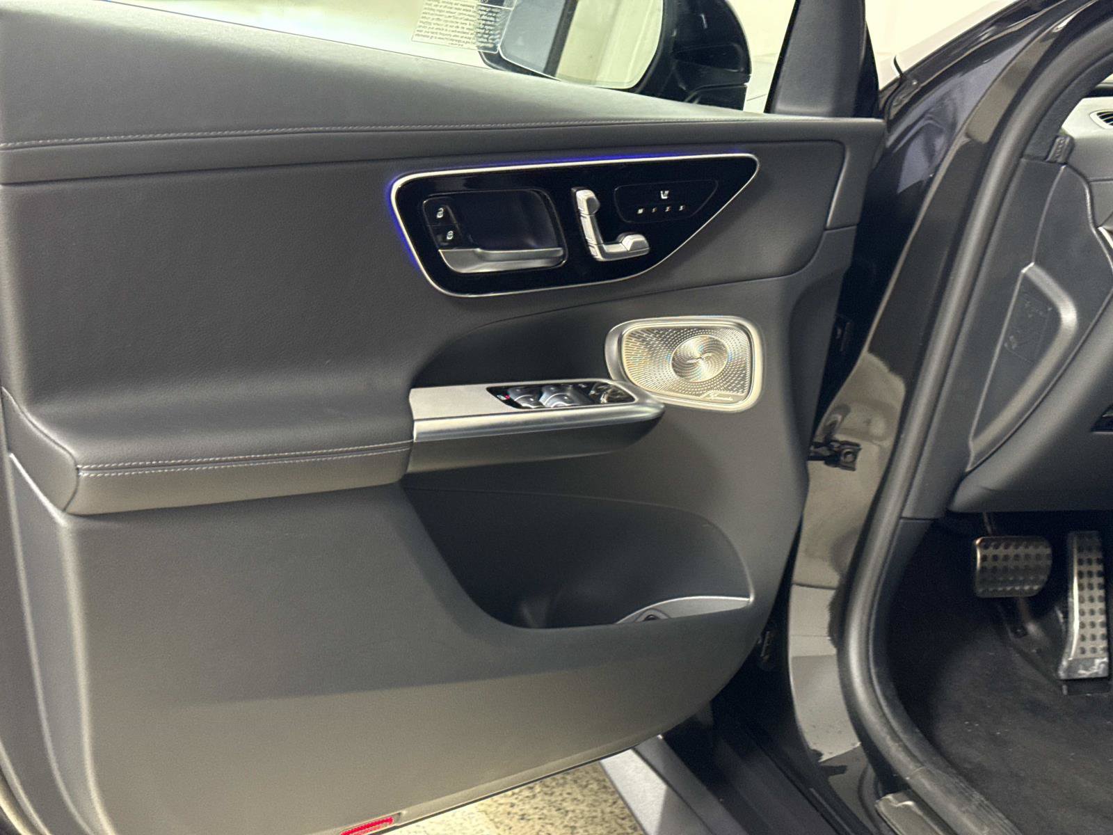 Used 2024 Mercedes-Benz GLC 300 4MATIC image 16