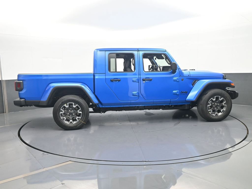 New 2026 Jeep Gladiator Sahara image 7