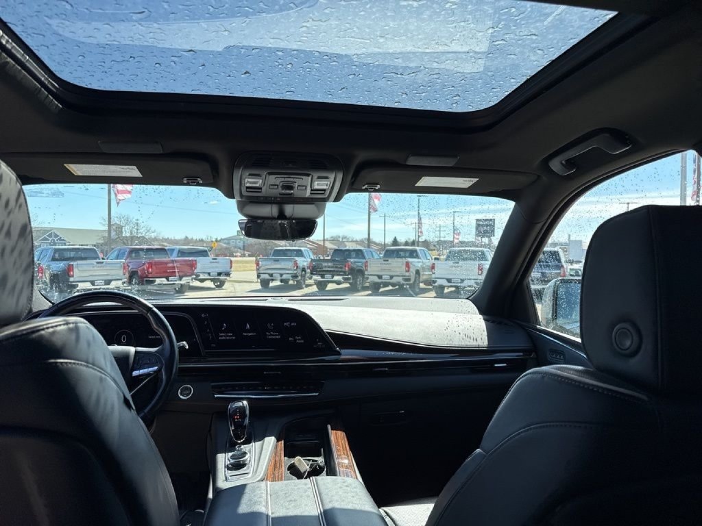Used 2023 Cadillac Escalade Premium Luxury AWD/4WD image 50