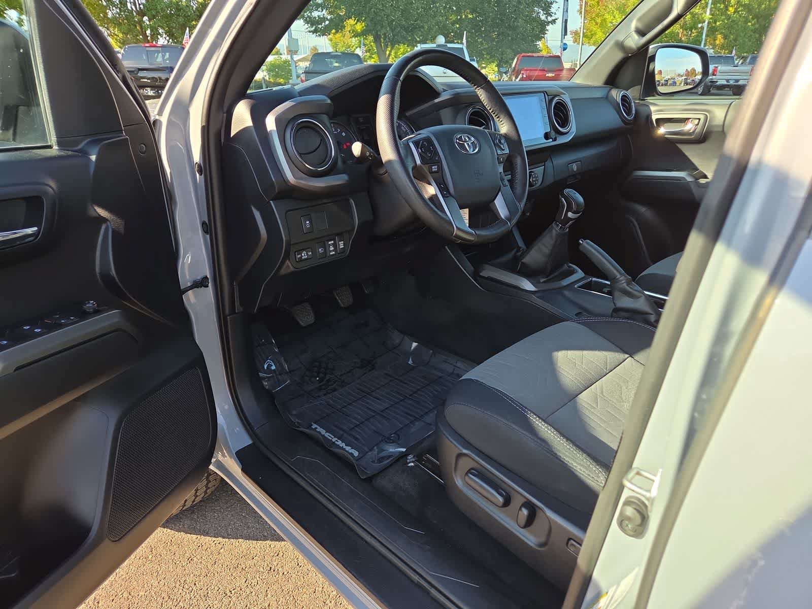 Used 2020 Toyota Tacoma TRD Off-Road AWD/4WD image 10