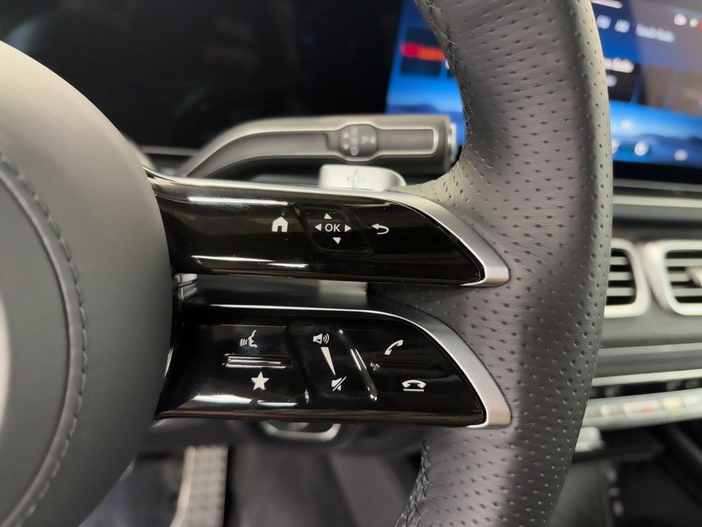 Used 2025 Mercedes-Benz GLS 580 4MATIC image 13