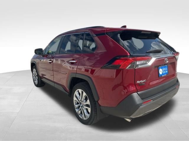 Used 2020 Toyota RAV4 Limited AWD/4WD image 4