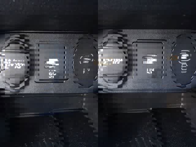 Used 2025 Hyundai Elantra SEL FWD image 44