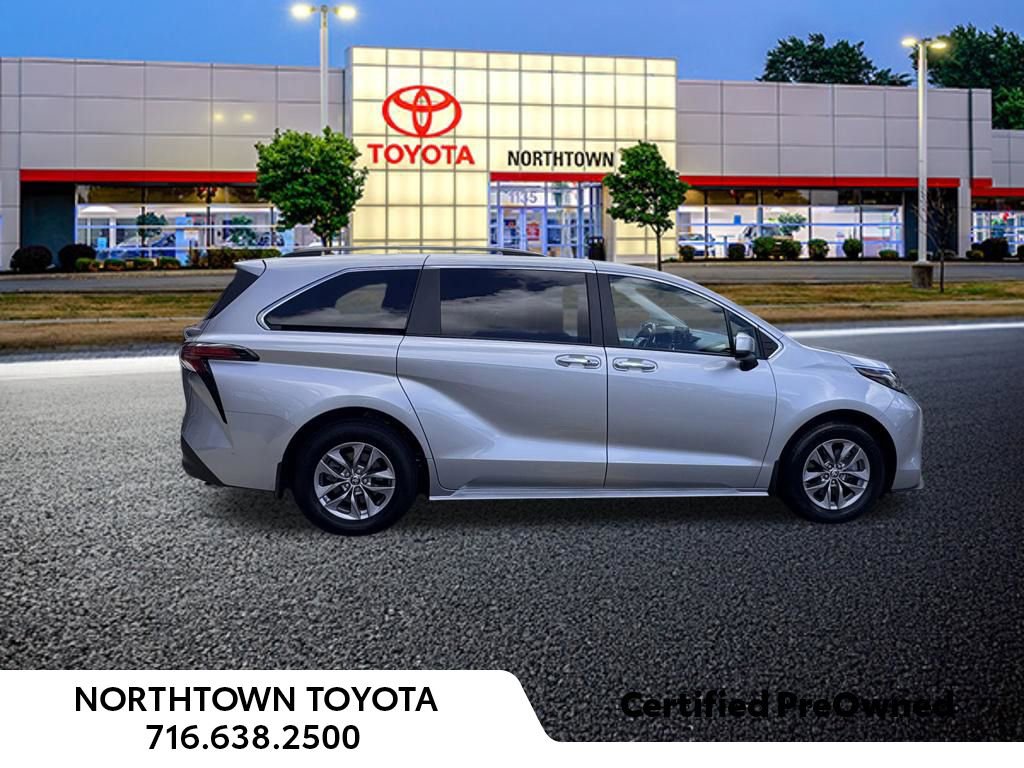 Used 2022 Toyota Sienna FWD image 26