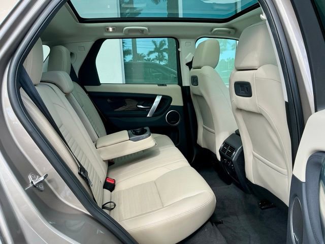 Used 2023 Land Rover Discovery Sport SE image 17