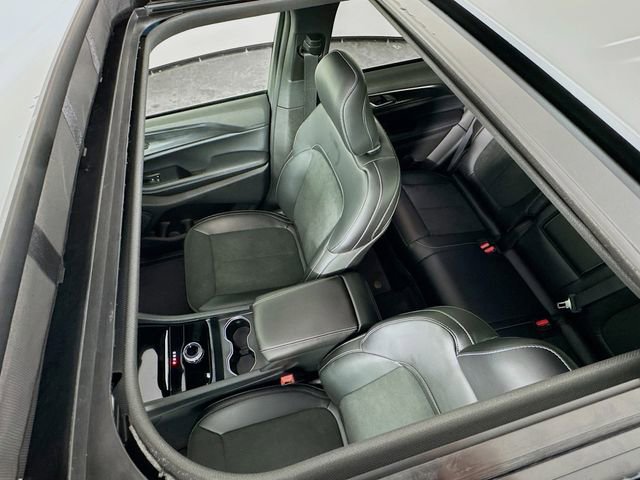 New 2025 Jeep Grand Cherokee Altitude image 23