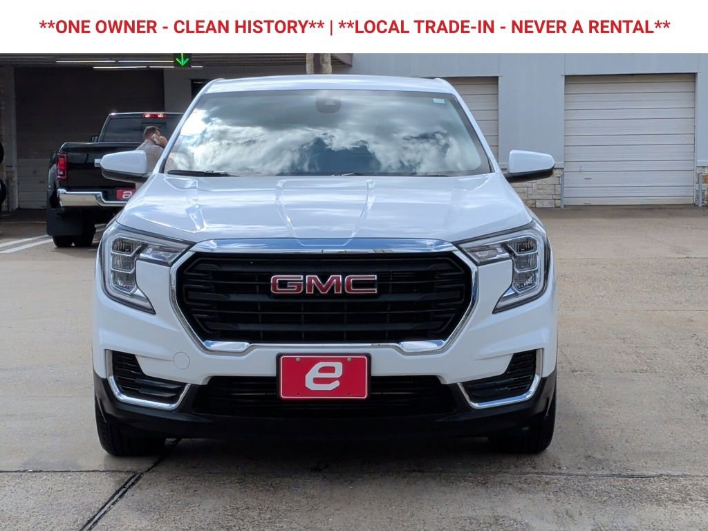 Used 2024 GMC Terrain SLE image 2