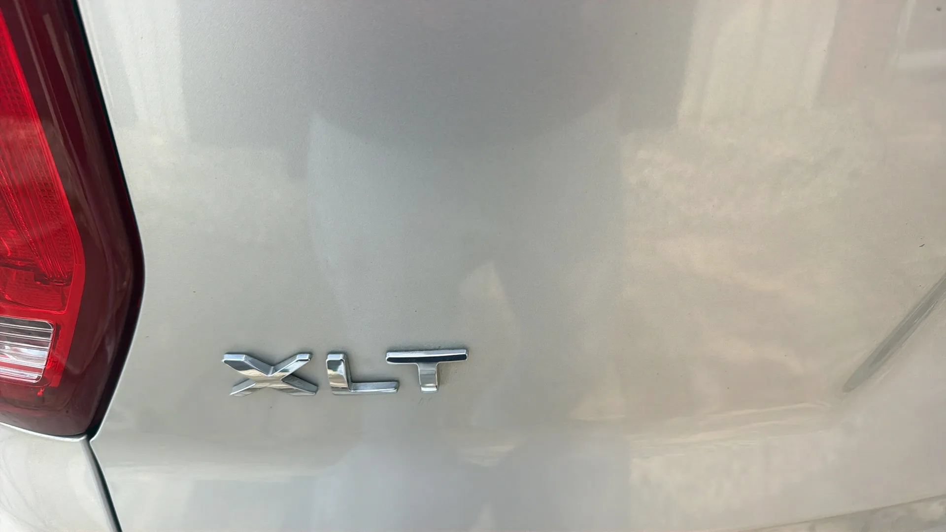Used 2016 Ford Explorer XLT AWD/4WD image 31