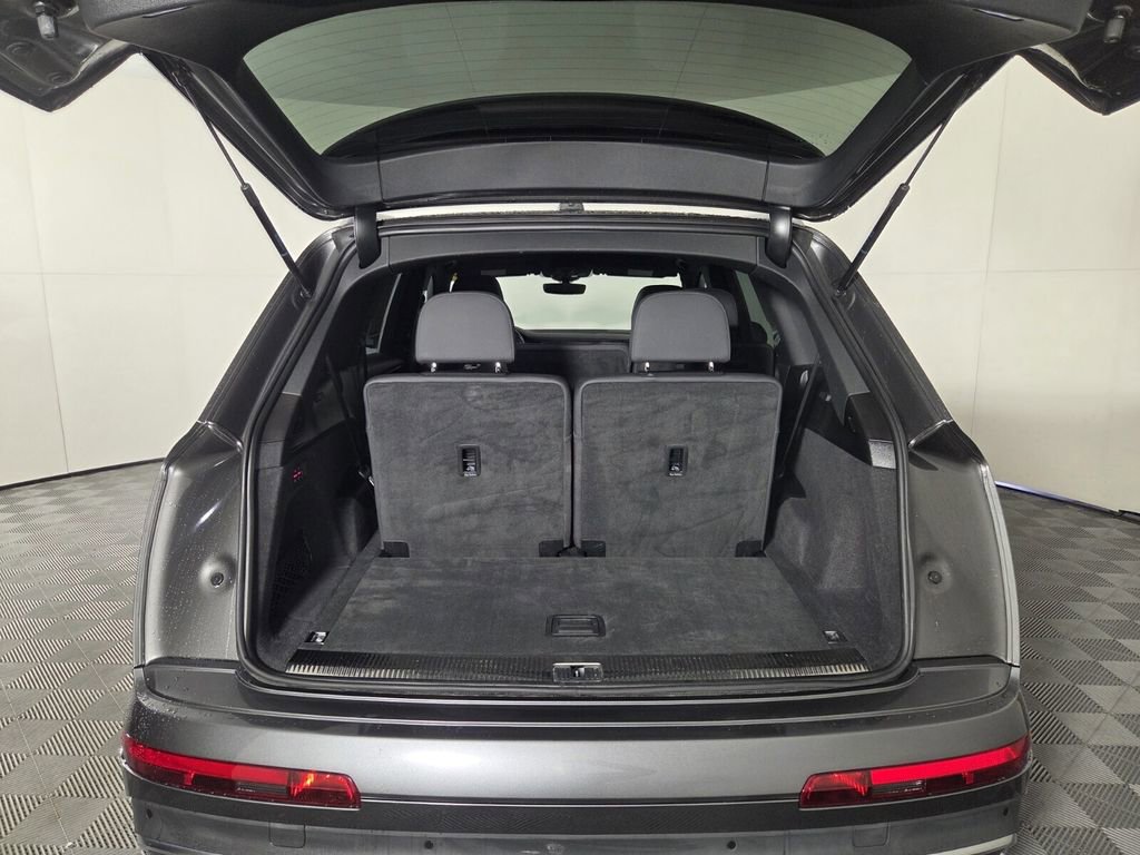 Used 2021 Audi Q7 2.0T Premium w/ Convenience Package AWD/4WD image 27