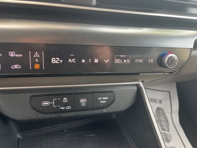 Used 2025 Kia Carnival image 20