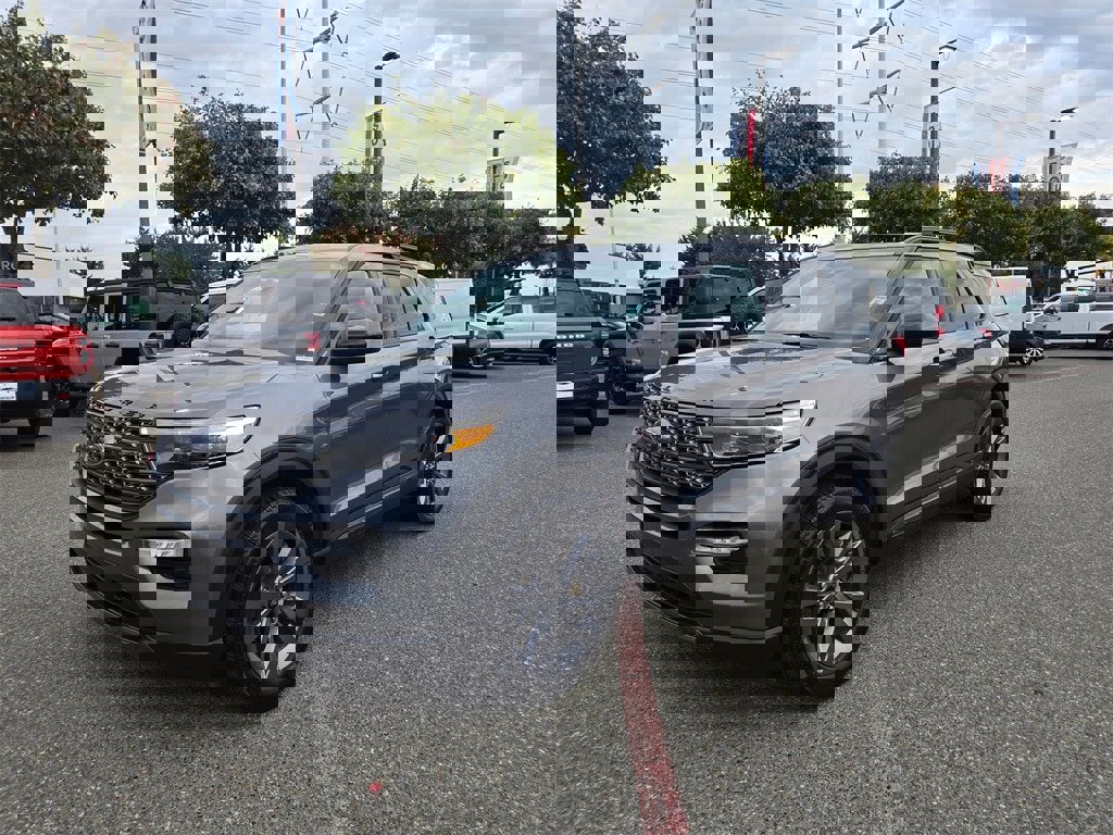 Used 2023 Ford Explorer XLT w/ Equipment Group 202A image 1