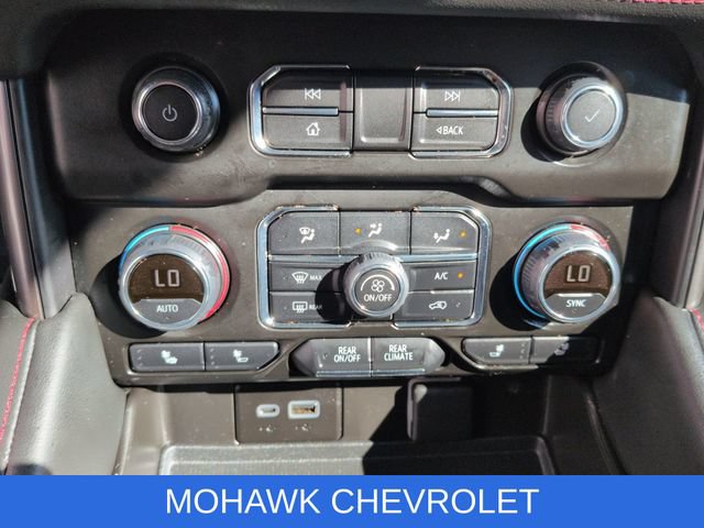 Used 2022 Chevrolet Suburban RST w/ Luxury Package AWD/4WD image 18