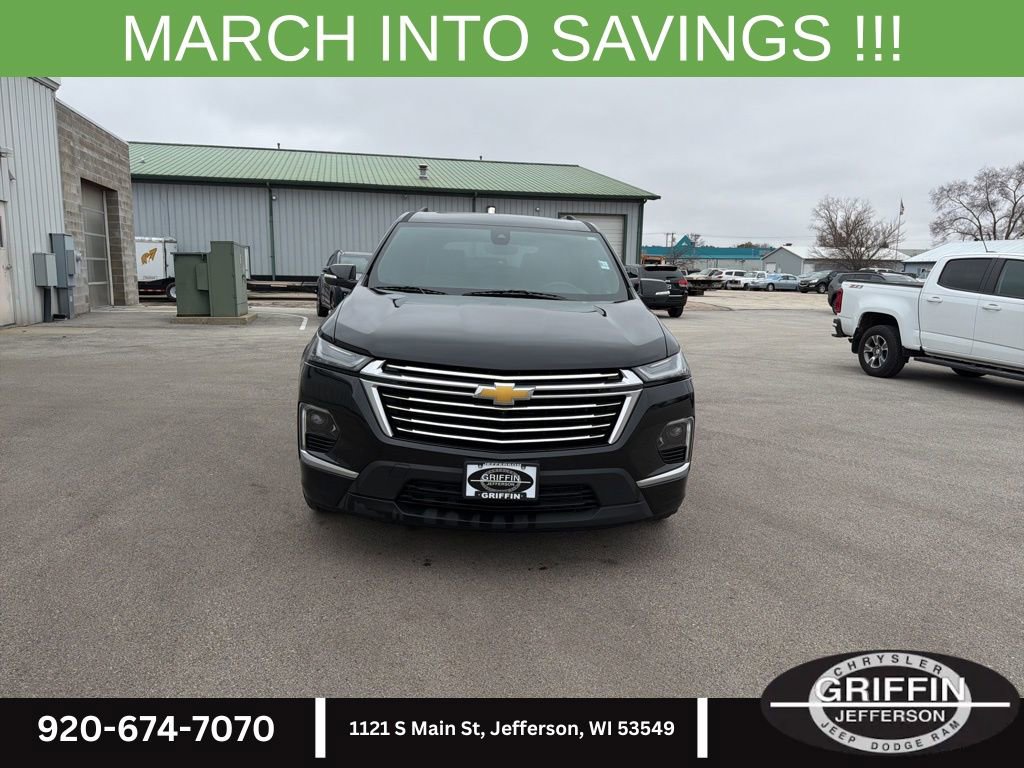 Used 2023 Chevrolet Traverse Premier image 2