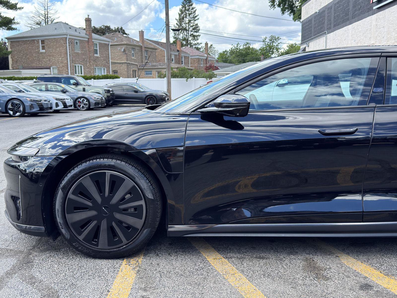 Used 2025 Lucid Air Touring AWD/4WD image 2