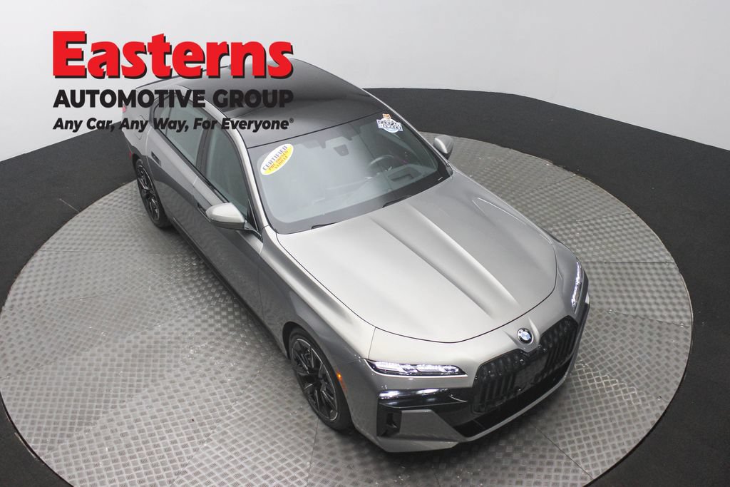 Used 2023 BMW 760i xDrive w/ Executive Package AWD/4WD image 3