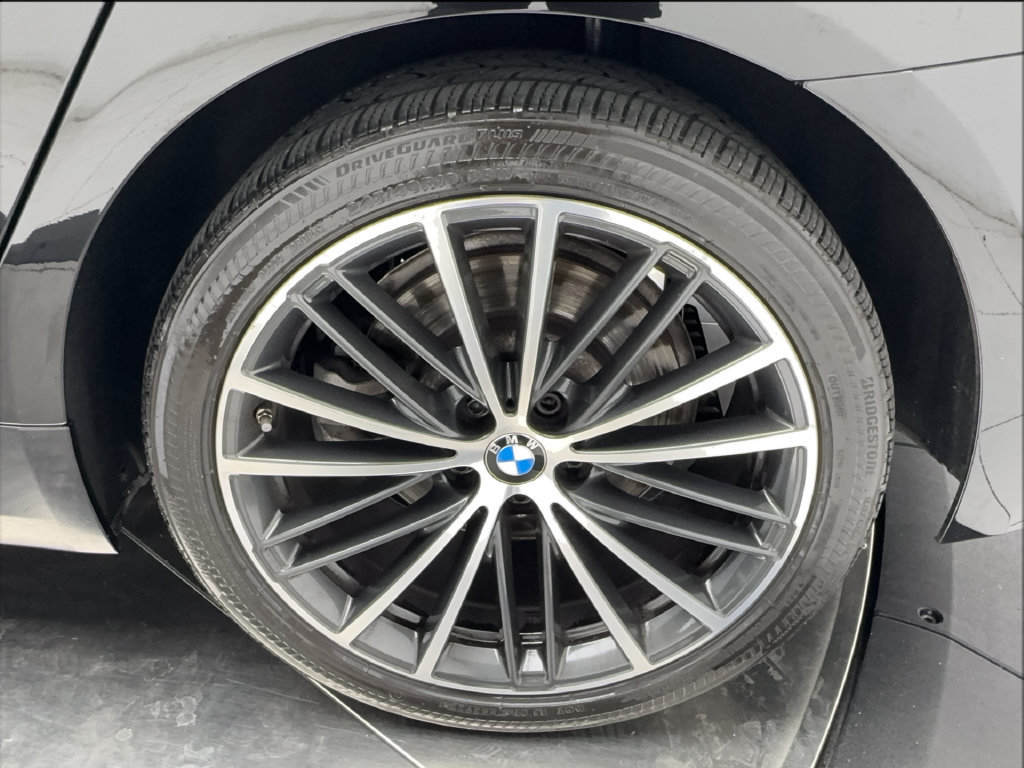 Used 2023 BMW 530i w/ Premium Package RWD image 14