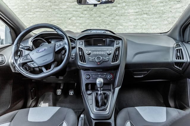 Used 2018 Ford Focus ST FWD image 25