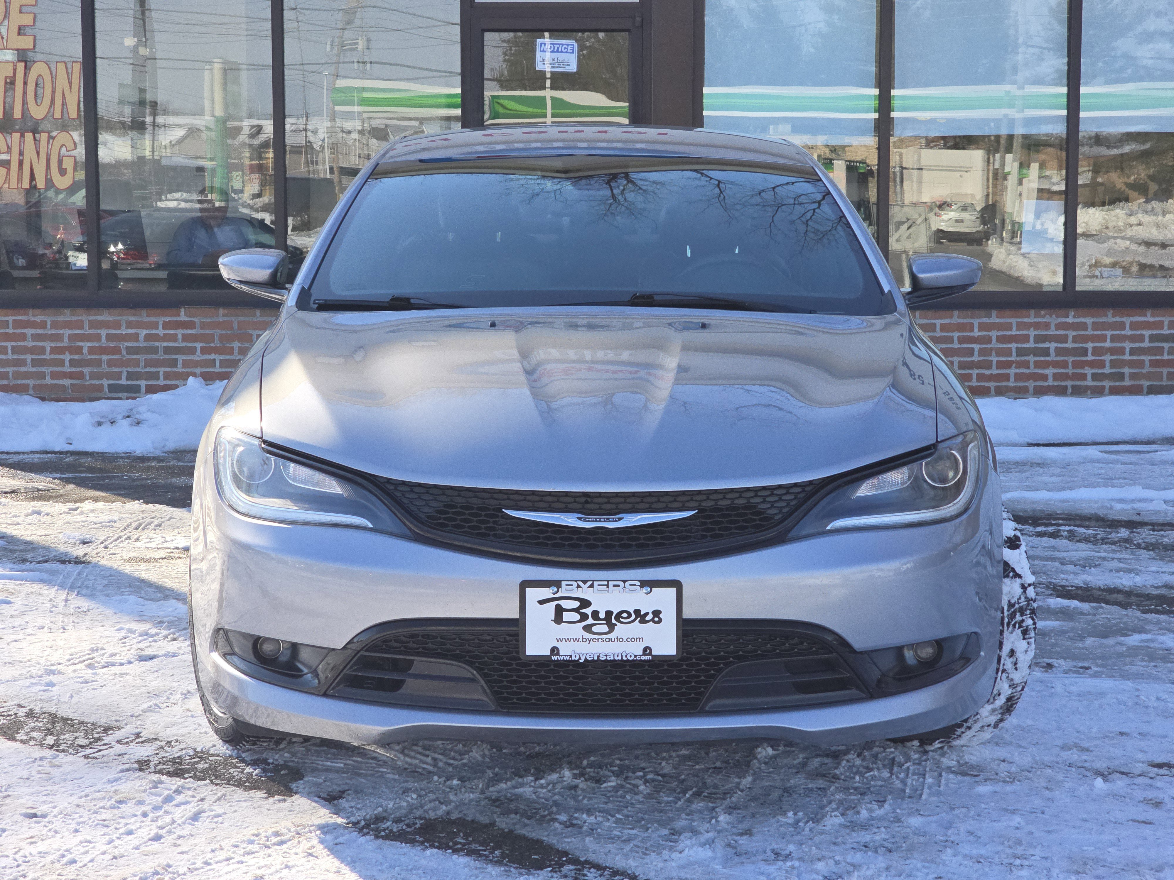 Used 2016 Chrysler 200 S image 2