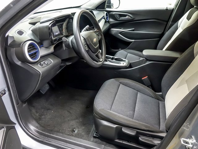 Used 2024 Chevrolet Trax LS w/ Driver Confidence Package image 9