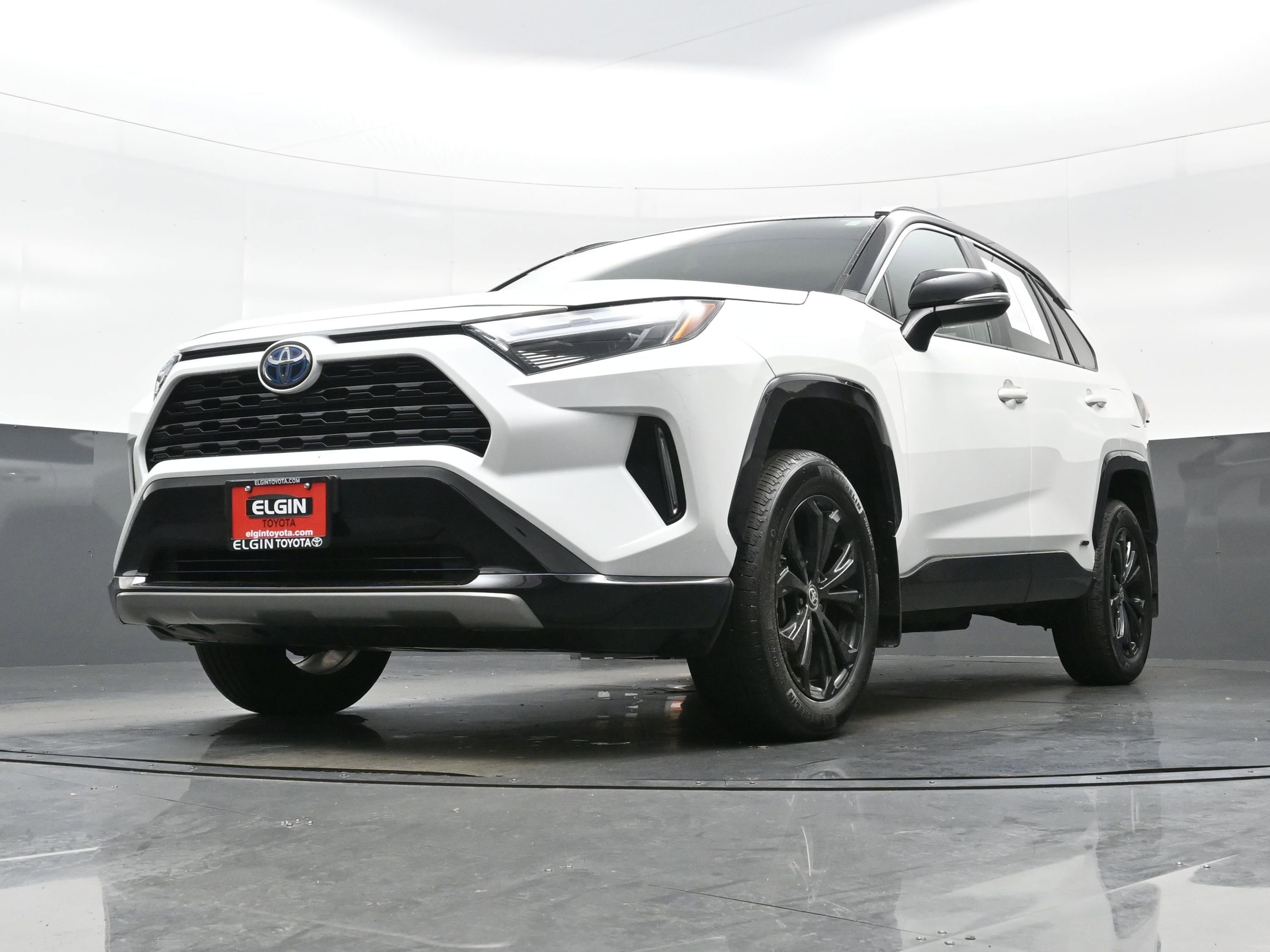 Used 2024 Toyota RAV4 XSE w/ Weather Package image 29
