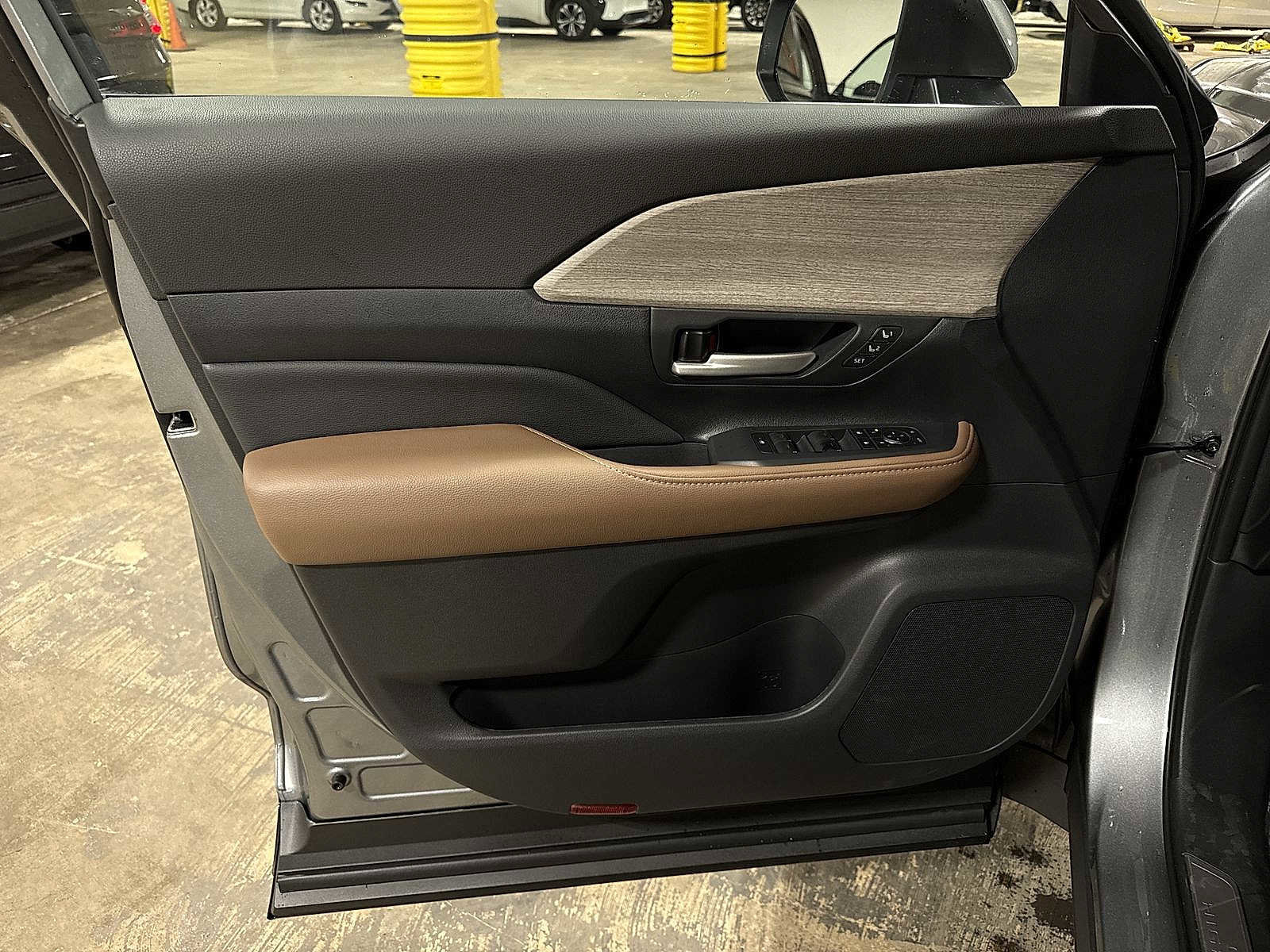 Used 2026 Toyota Grand Highlander Platinum image 33