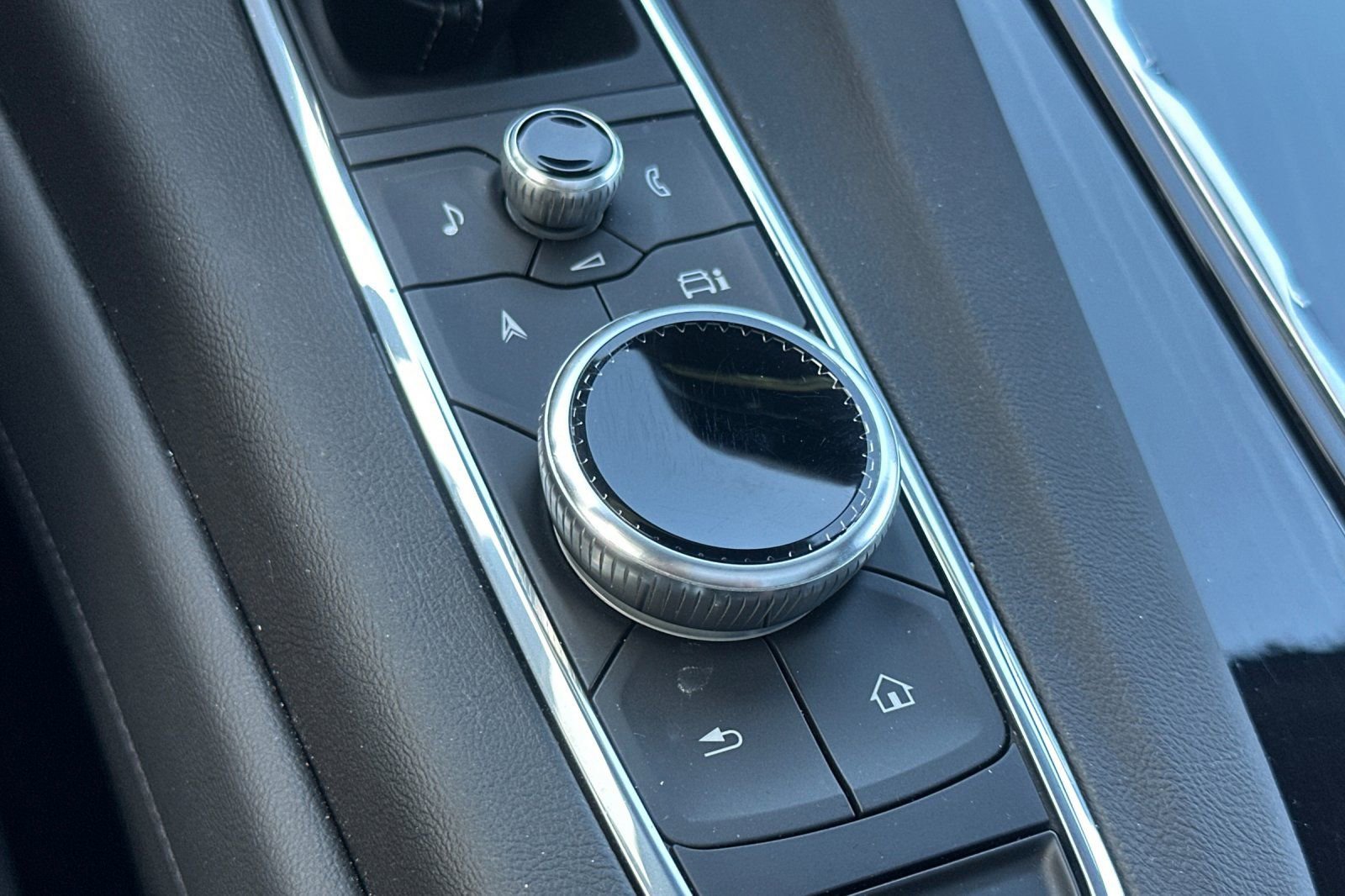 Certified 2023 Cadillac Escalade ESV Sport w/ LPO, ONYX Package image 30