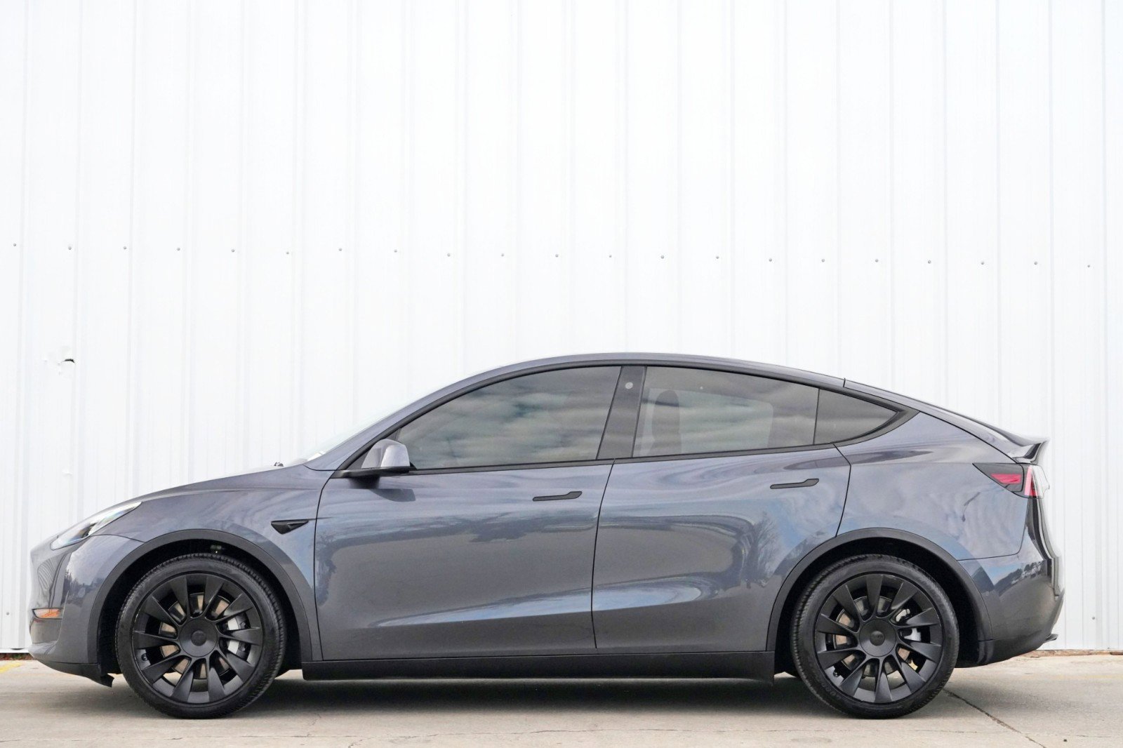 Used 2021 Tesla Model Y Long Range image 8