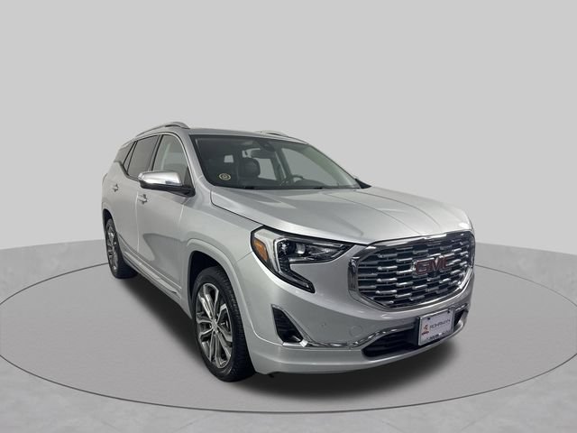 Used 2020 GMC Terrain Denali w/ Denali Premium Package AWD/4WD image 3