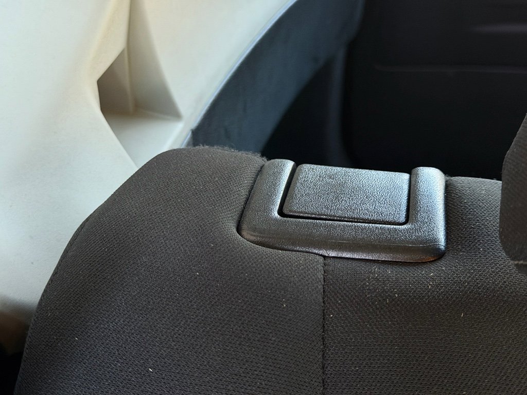 Used 2023 Nissan Rogue S image 28