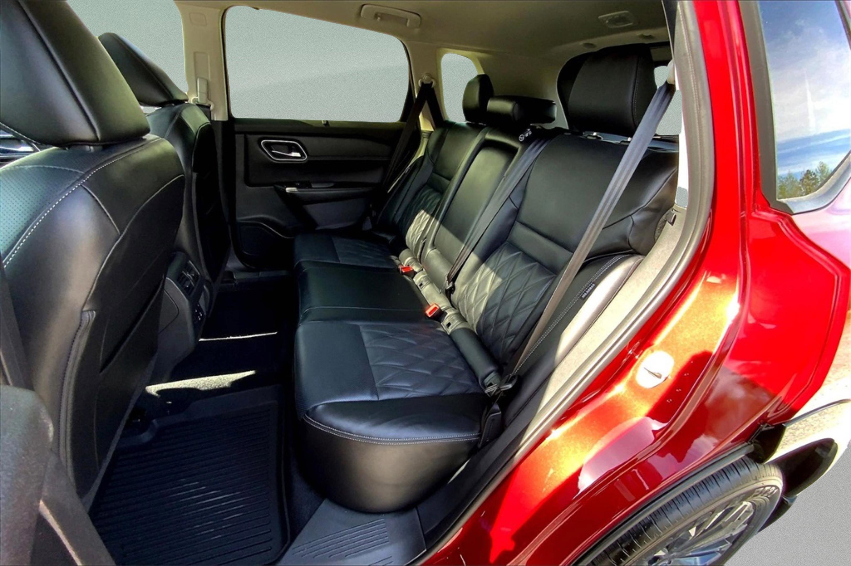 New 2025 Nissan Rogue Platinum w/ Tech Package image 11